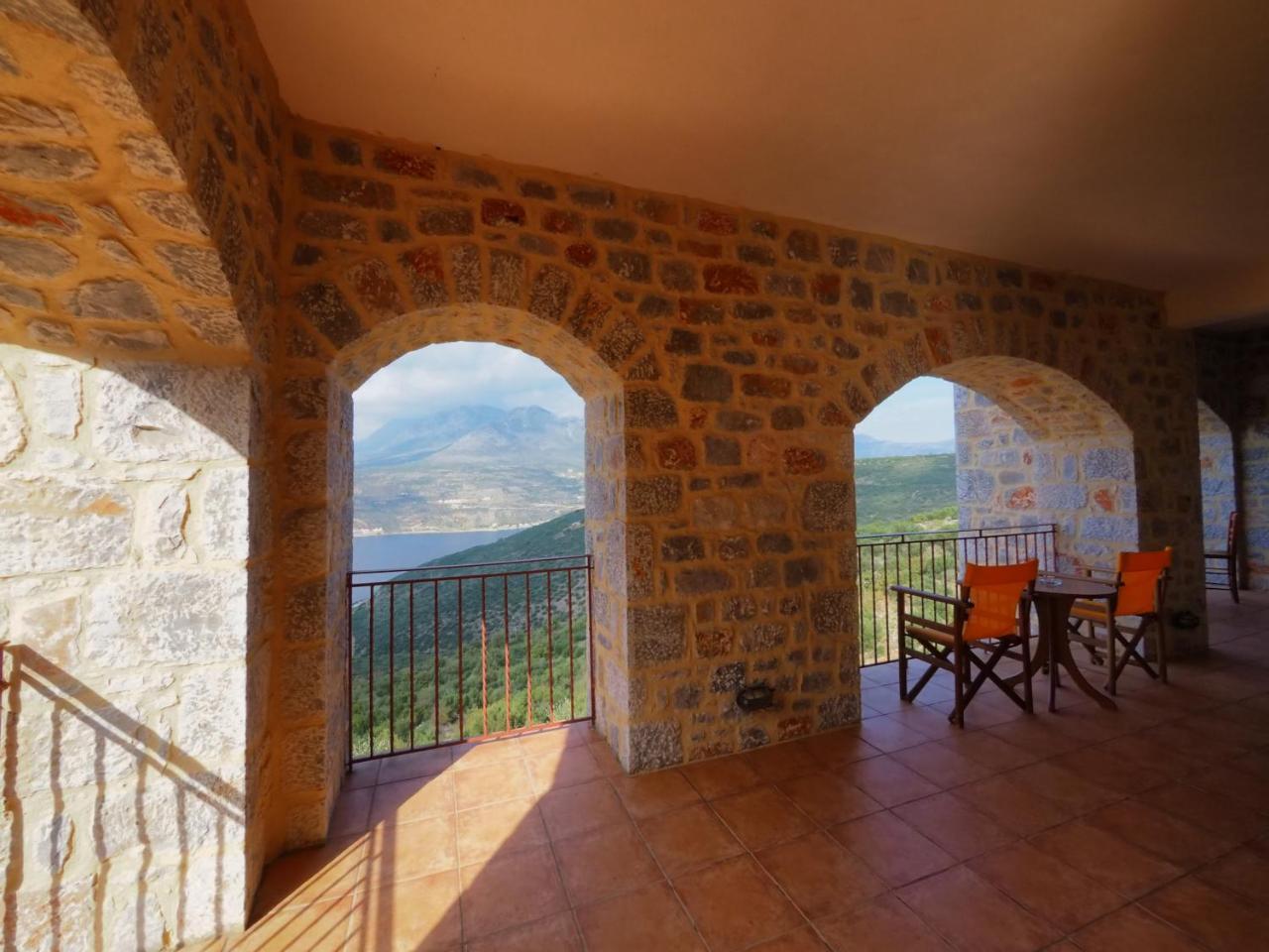 בית הארחה Sophia Limeni View