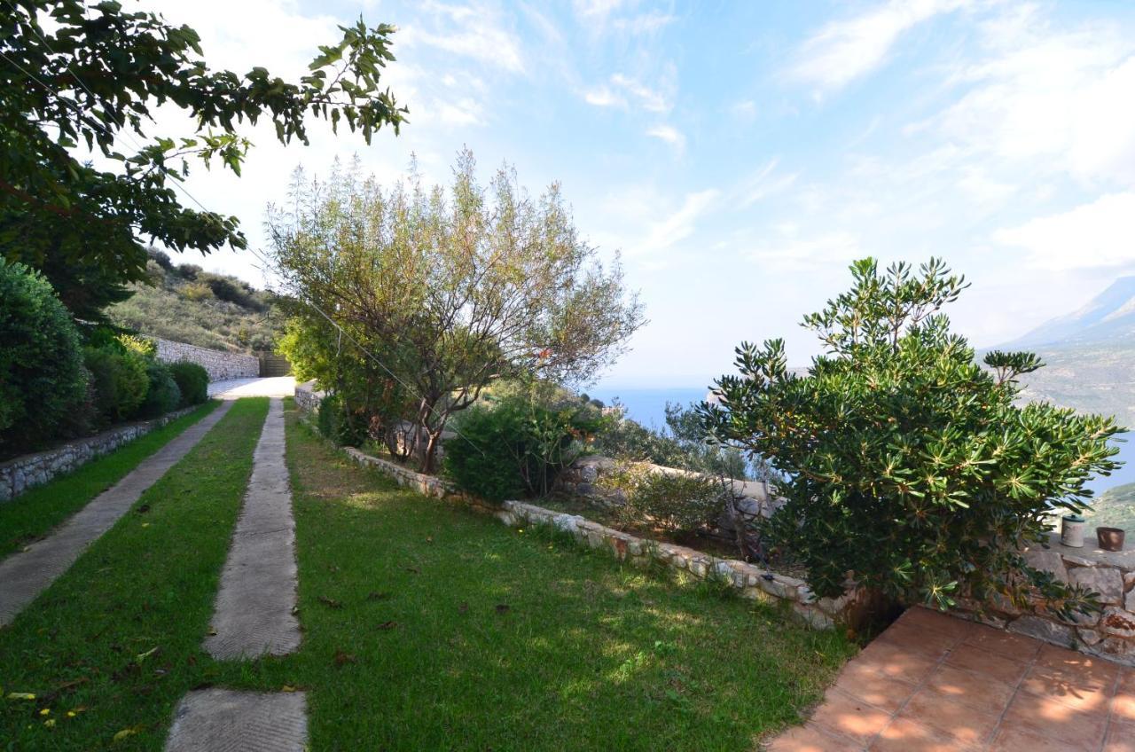 Sophia Limeni View בית הארחה