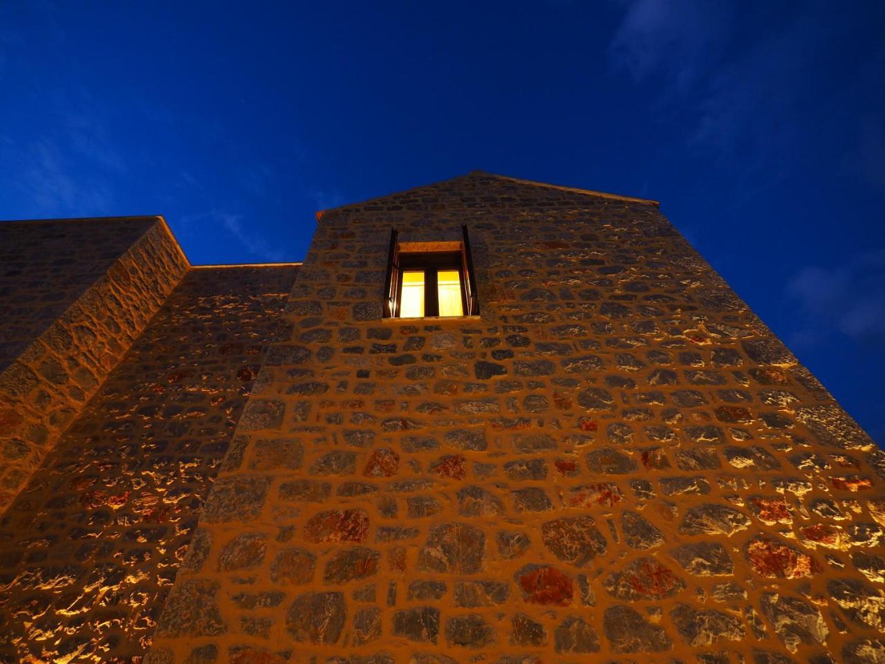 Sophia Limeni View בית הארחה 3*